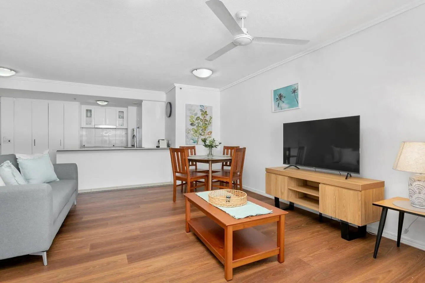 Easy Coastal Living In Cairns With Rooftop Pool Apartment