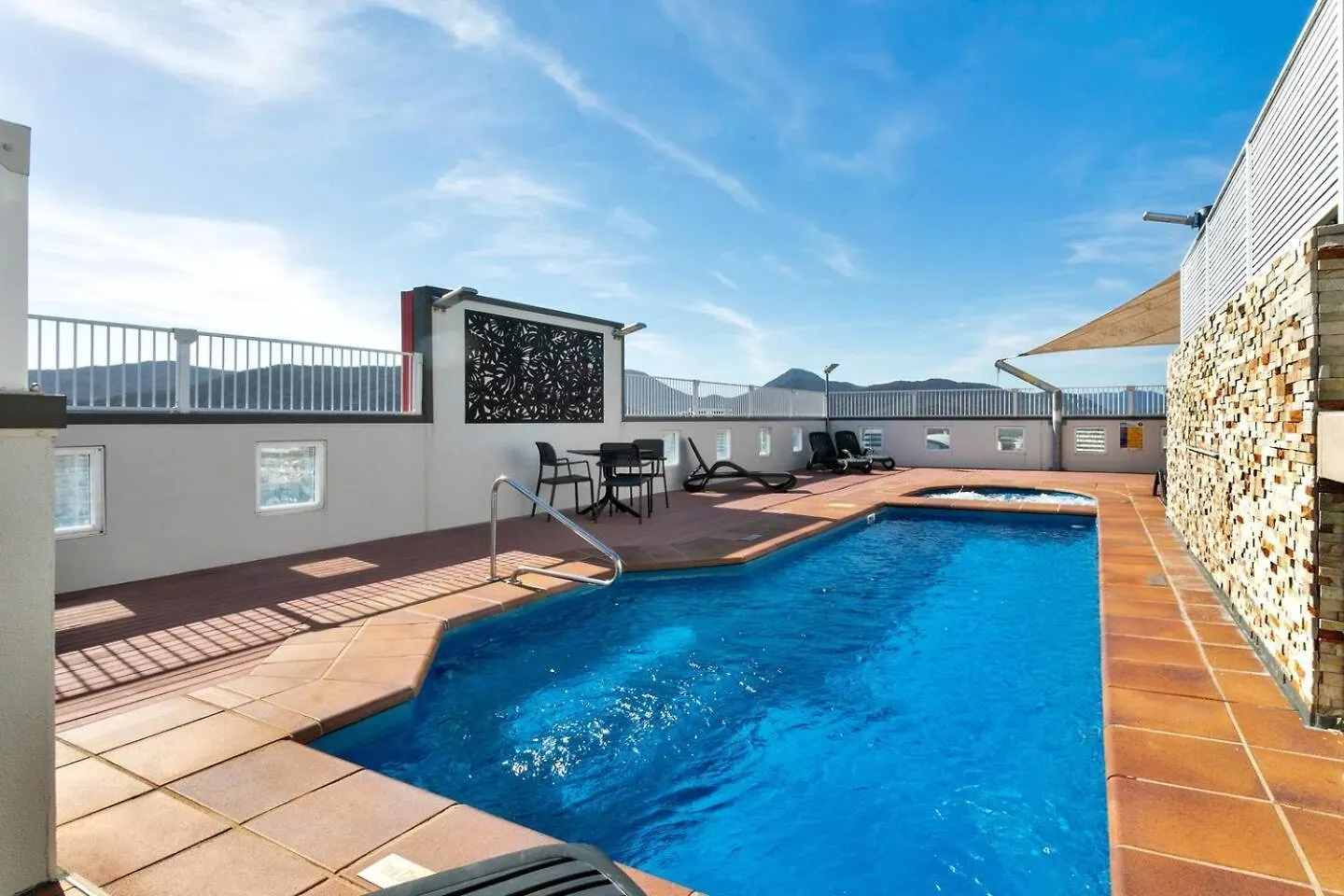 Easy Coastal Living In Cairns With Rooftop Pool 0*,  Australia