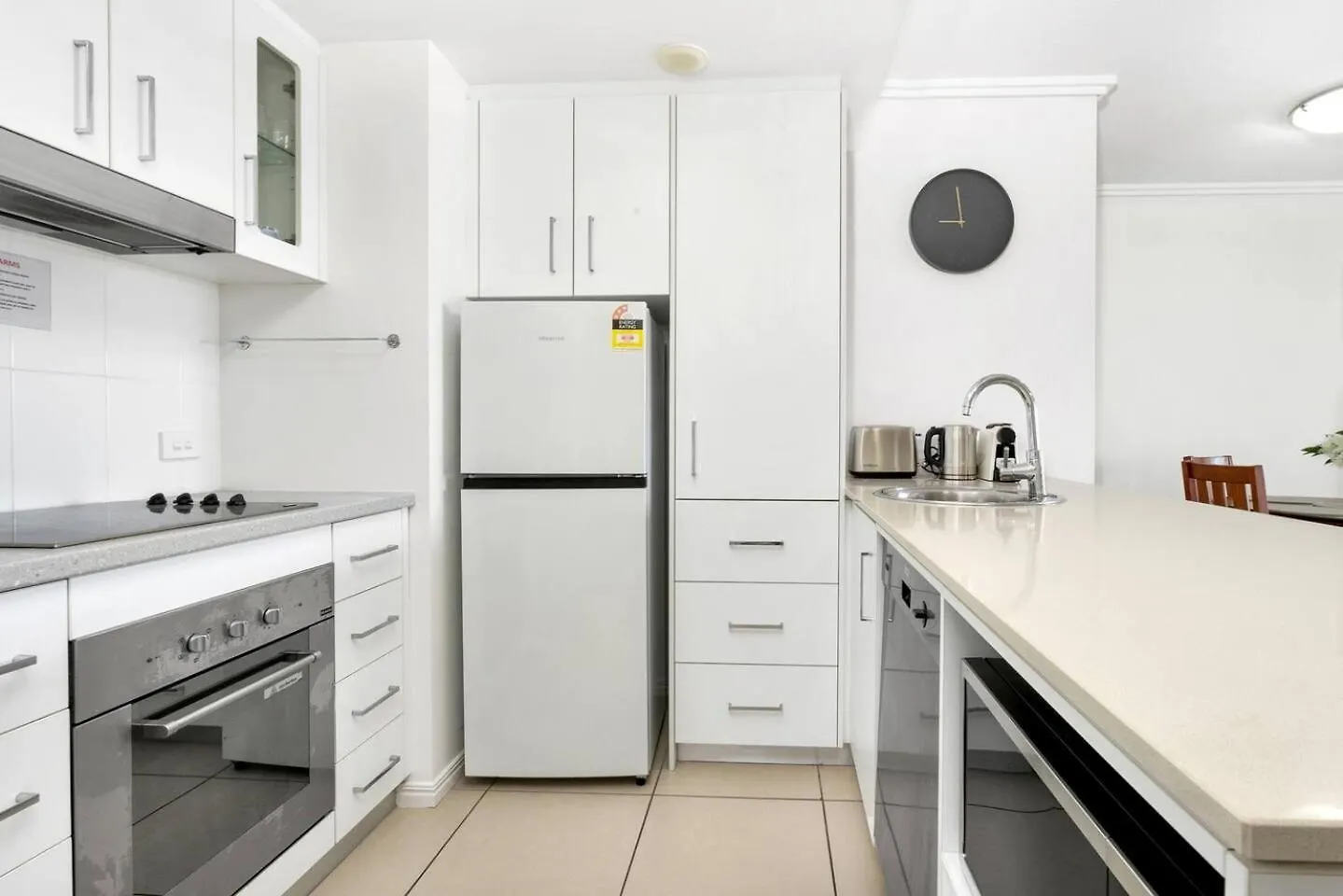 Easy Coastal Living In Cairns With Rooftop Pool